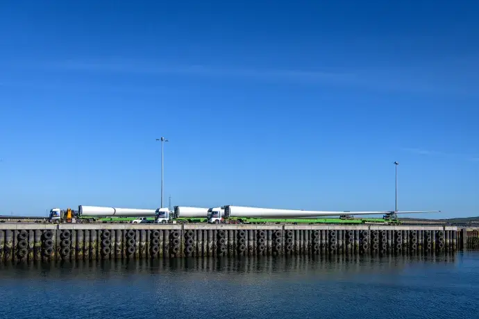 Limekiln Wind Farm turbine transportation, Scotland