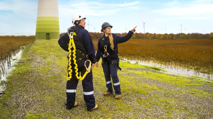 Deux techniciennes éolien sur un parc Boralex au Canada