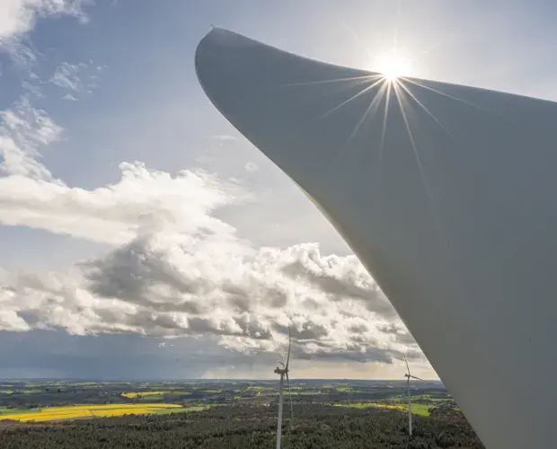 Pale d'éolienne, vue drone